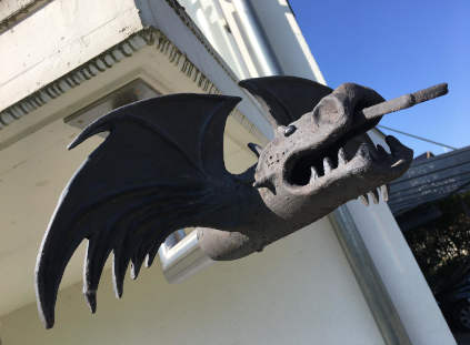Drache aus Keramik